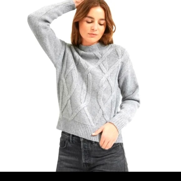 Everlane The Cable Knit Mockneck Sweater - Picture 4 of 11